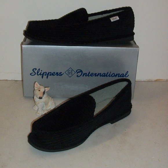 SLIPPERS INTERNATIONAL NEW 8M Black Corduroy Loafer Slippers Model #3710 NIB - Picture 2 of 10